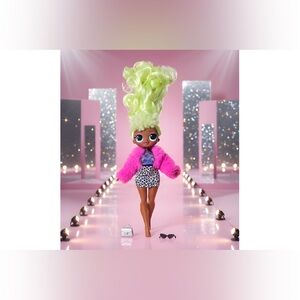 LOL SURPRISE OMG LADY DIVA FASHION DOLL MGA ENTERTAINMENT NEON HAIR, PINK COAT